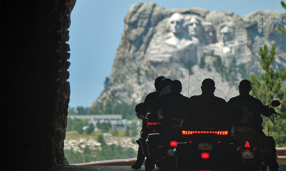 Motorrad-Reisen Rocky Mountains - Tag 5: Crazy Horse – Highway 16A – Mount Rushmore – Sturgis